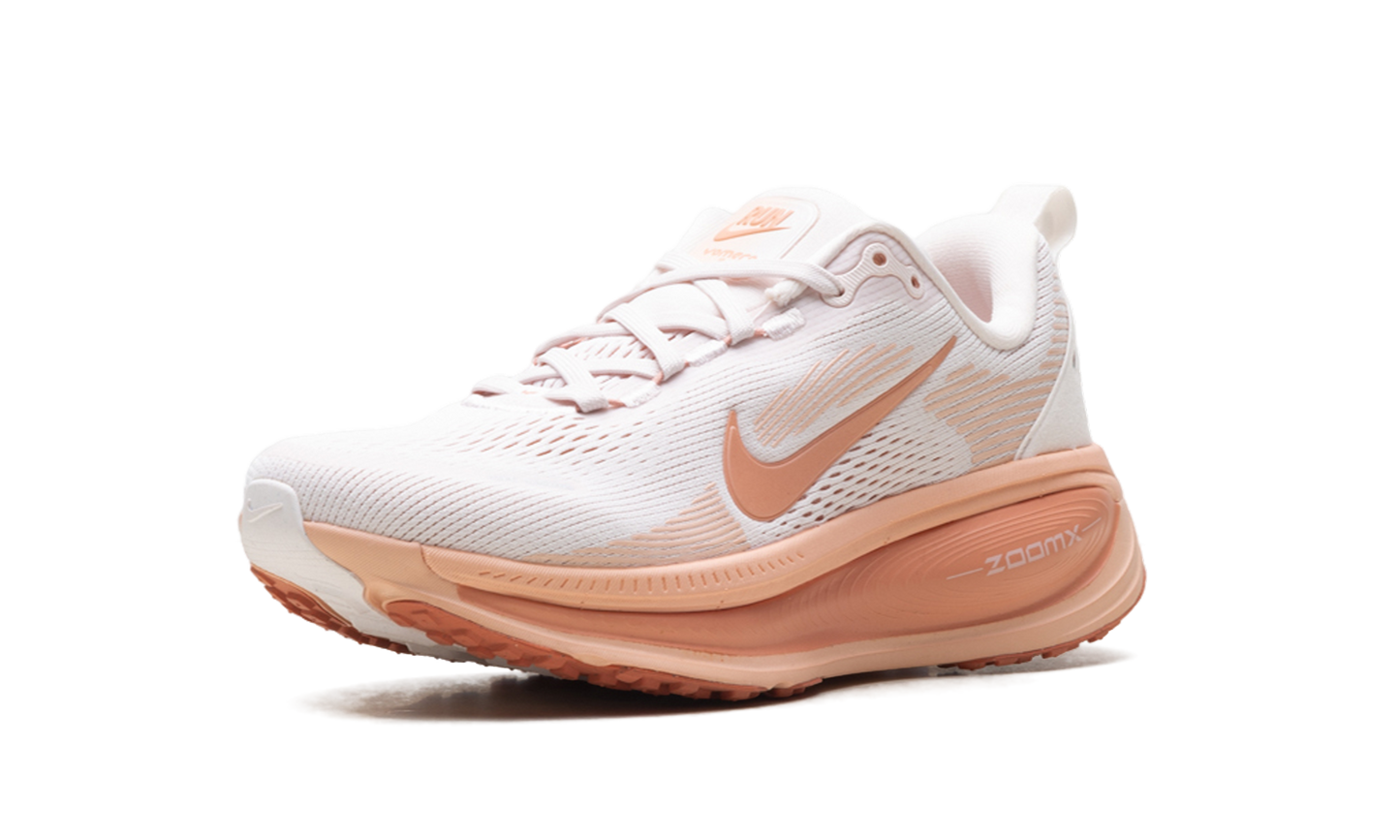 Vomero 18 WMNS"Light Soft Pink Light Madder Root Arctic Orange Madder Root" HM6804 601
