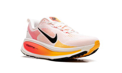 Vomero 18 WMNS"Sail Bright Crimson Laser Orange" HM6804 100