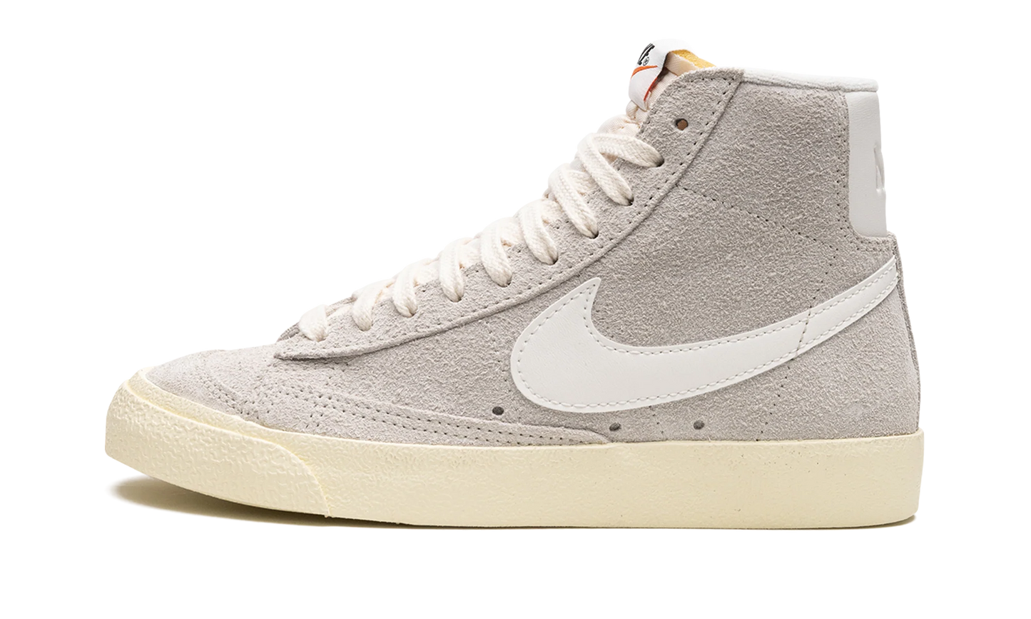 BLAZER MID 77 VINTAGE MNS WMNS "Light Bone Alabaster" DV7006 001