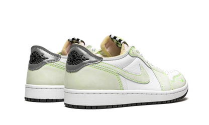 1 Low OG "Ghost Green" DM7837 103