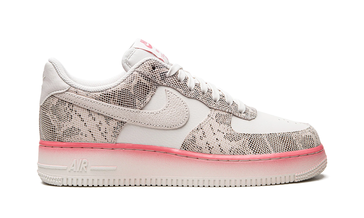 AIR FORCE 1 LO MNS WMNS "Our Force 1 Snakeskin" DV1031 030