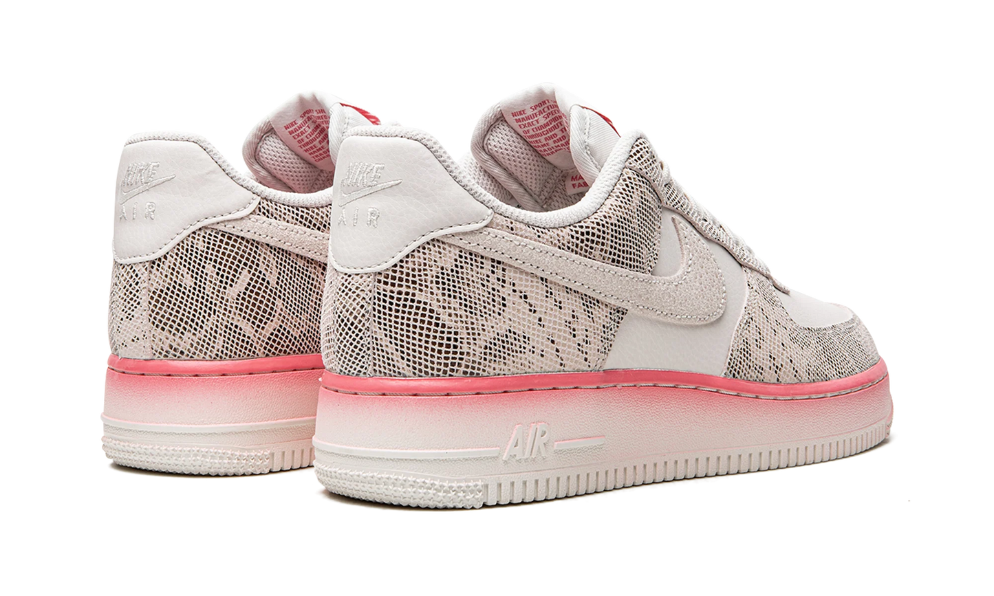 AIR FORCE 1 LO MNS WMNS "Our Force 1 Snakeskin" DV1031 030