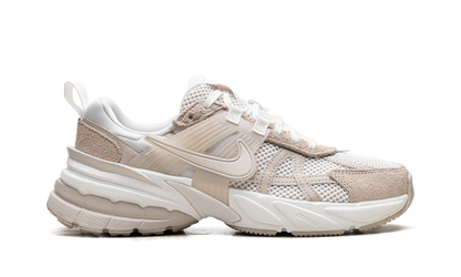 V2K Run WMNS"Sail Sand Drift" HV3917 133