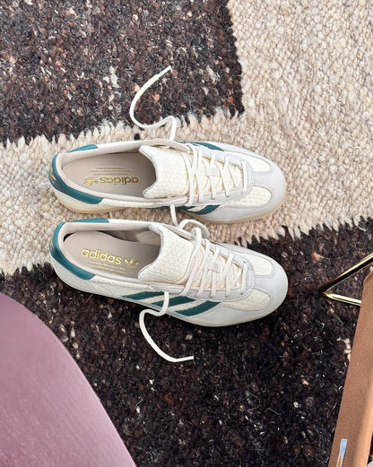 Gazelle Indoor