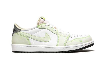 1 Low OG "Ghost Green" DM7837 103