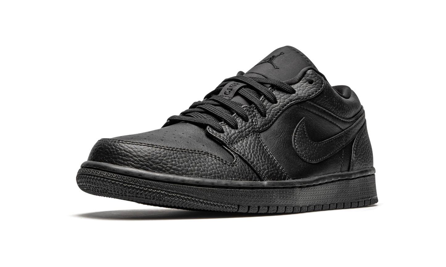 1 Low "Triple Black" 553558 091