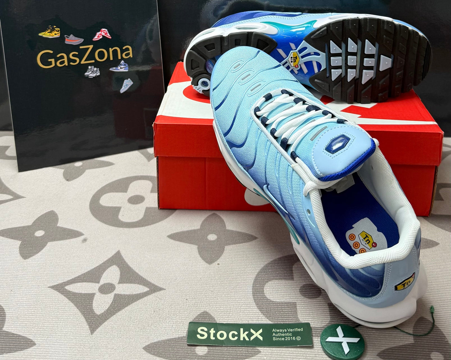 Air Max Plus University Blue Gradient