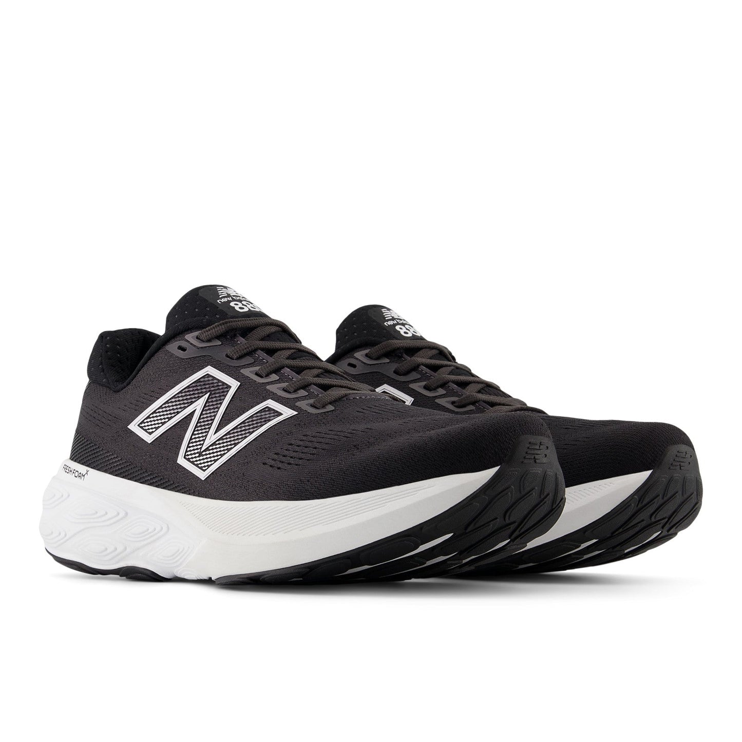Men's Fresh Foam X 880v15 in Black with NB 103 White and Reflection