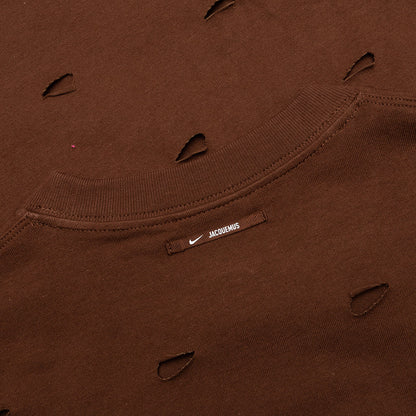 Jacquemus NRG HE Swoosh Tee - Cacao Wow