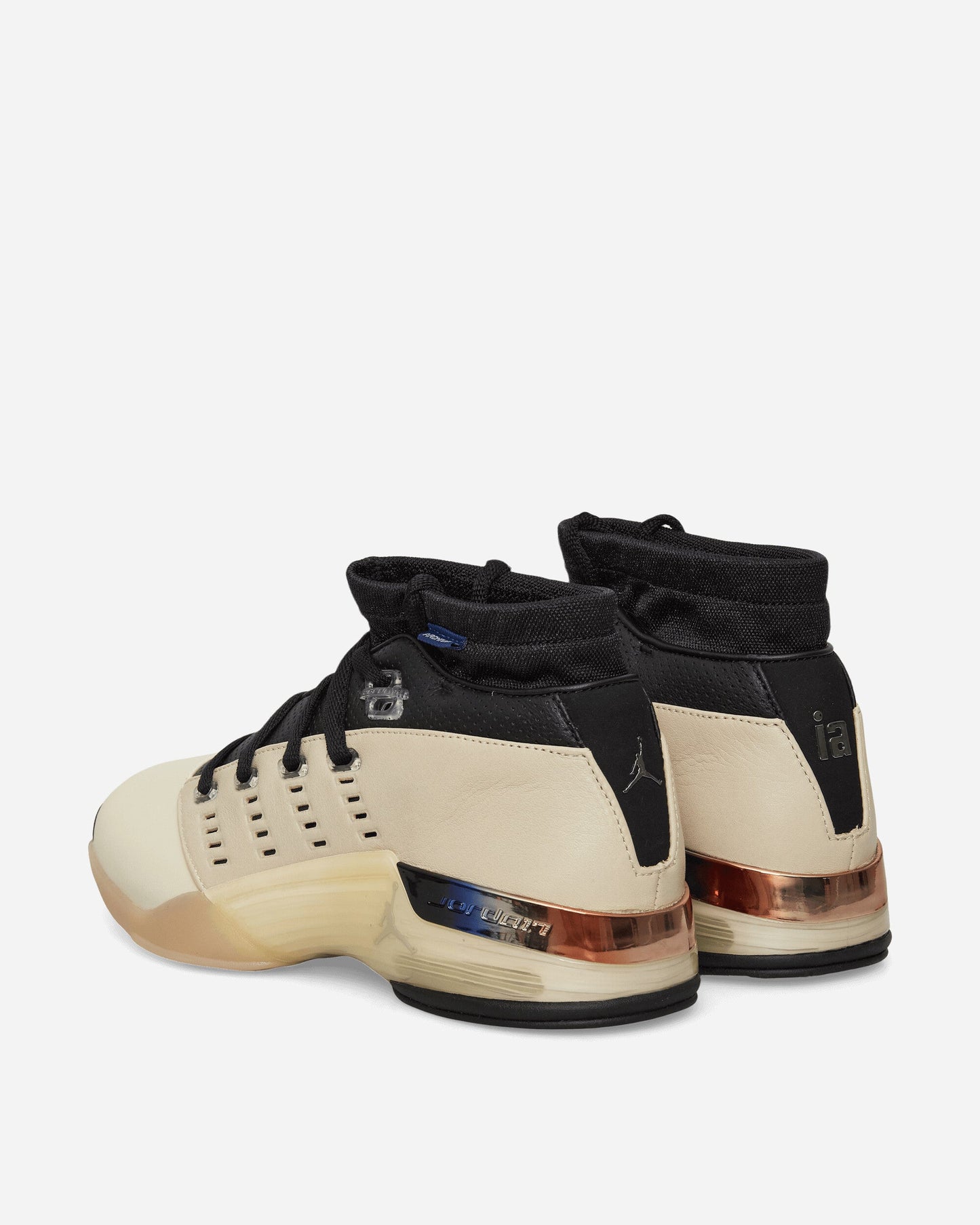 Infinite Archives Air Jordan 17 Retro Low Sneakers Beach / Metallic Silver / Black
