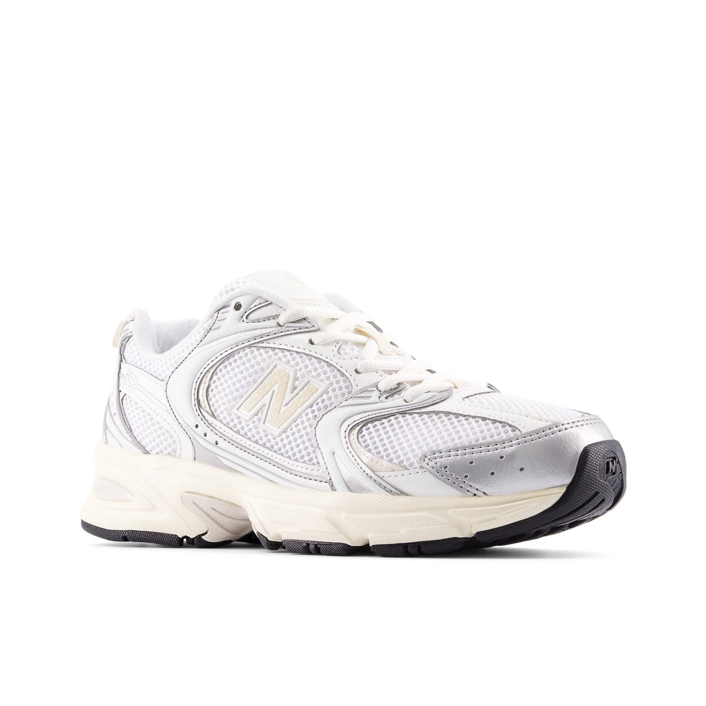 Unisex 530 in Silver Metallic with Linen