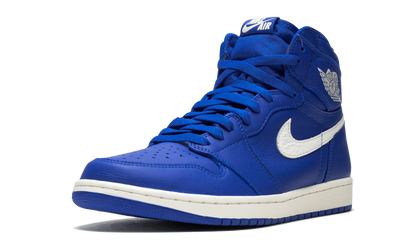 1 Retro High OG "Hyper Royal" 555088 401