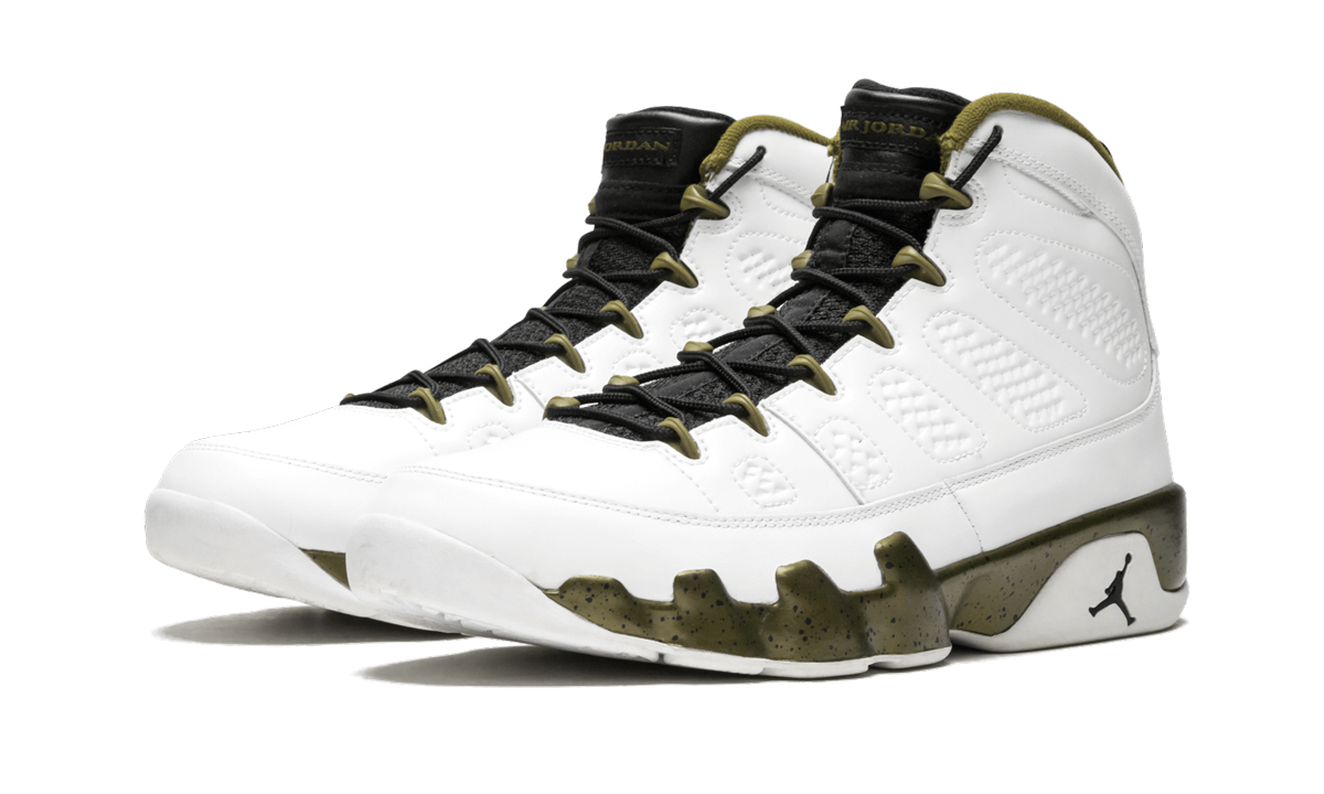 9 Retro "Statue" 302370 109