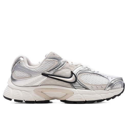 Women's V5 RNR - Summit White/Light Orewood Brown/Sail/Black