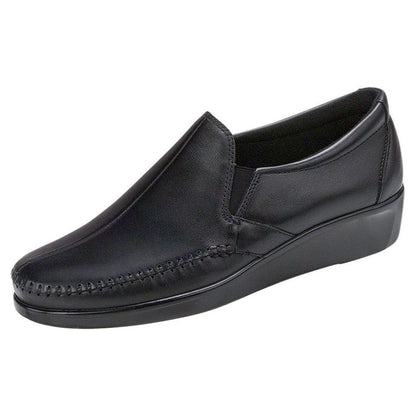 Women's Dream Slip On Loafer in Black