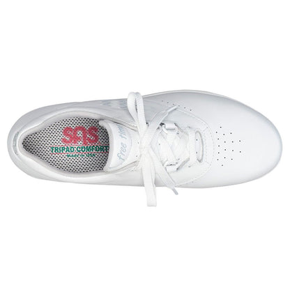Women's Free Time Walking Shoe in White White