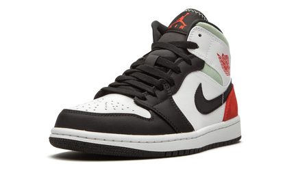 1 Mid SE "Red Black Toe" 852542 100