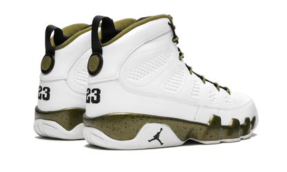 9 Retro "Statue" 302370 109