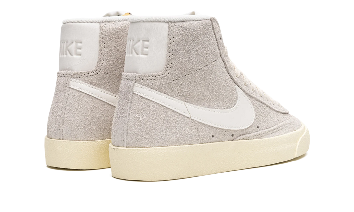 BLAZER MID 77 VINTAGE MNS WMNS "Light Bone Alabaster" DV7006 001