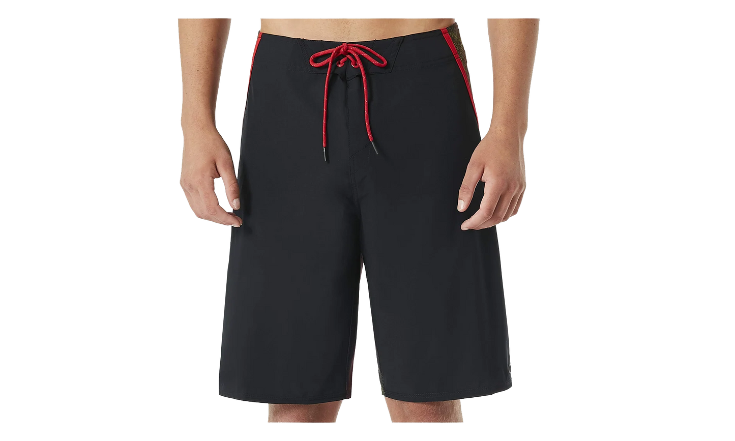 21" Backdraft Boardshorts "Blackout / Red" 482364 02E