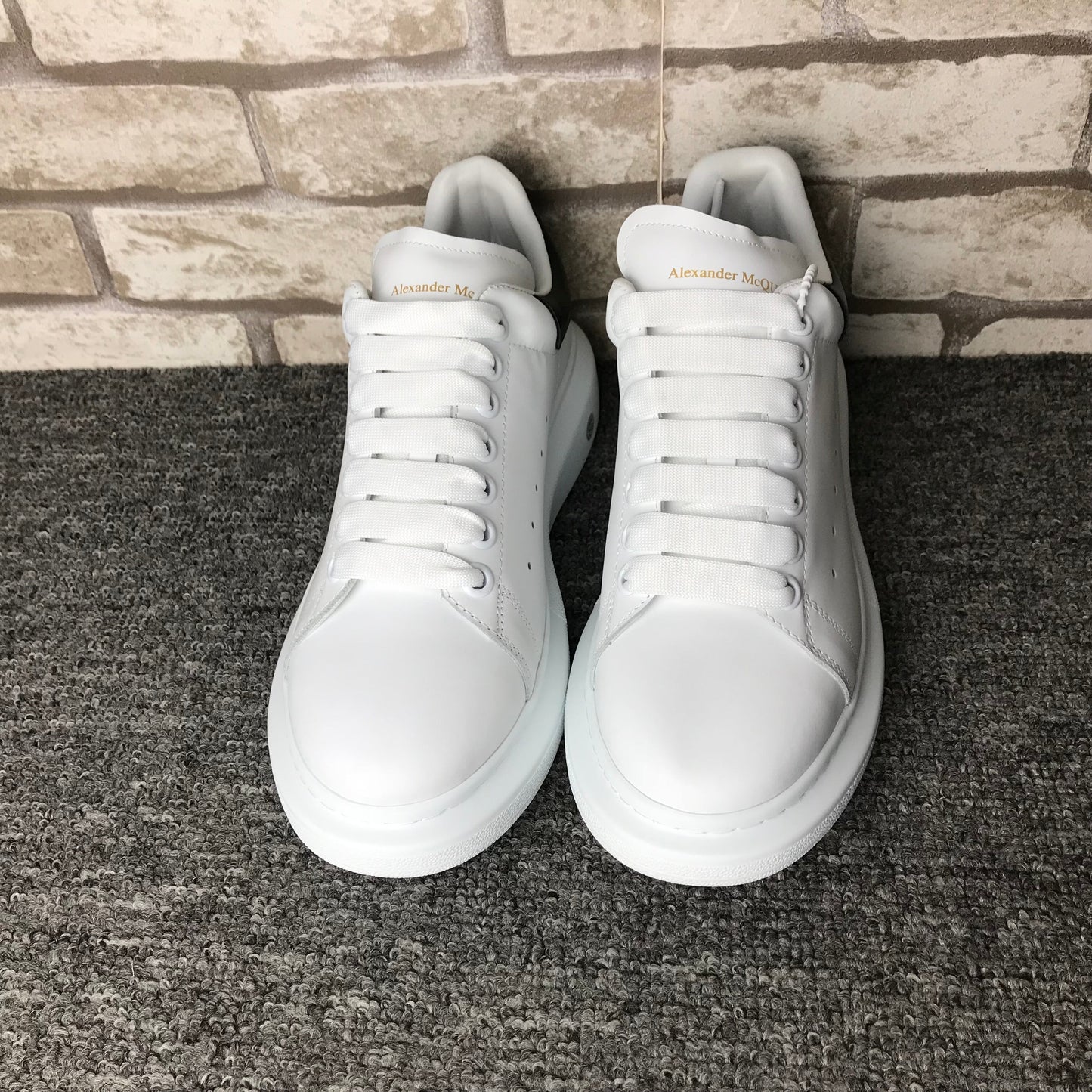 Oversized White Anthracite