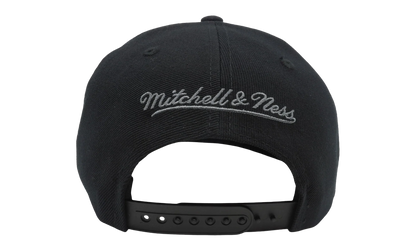 NBA Blackout Reflective Snapback Cap "Chicago Bulls - Black" 6HSSBC20053 CBUBLCK