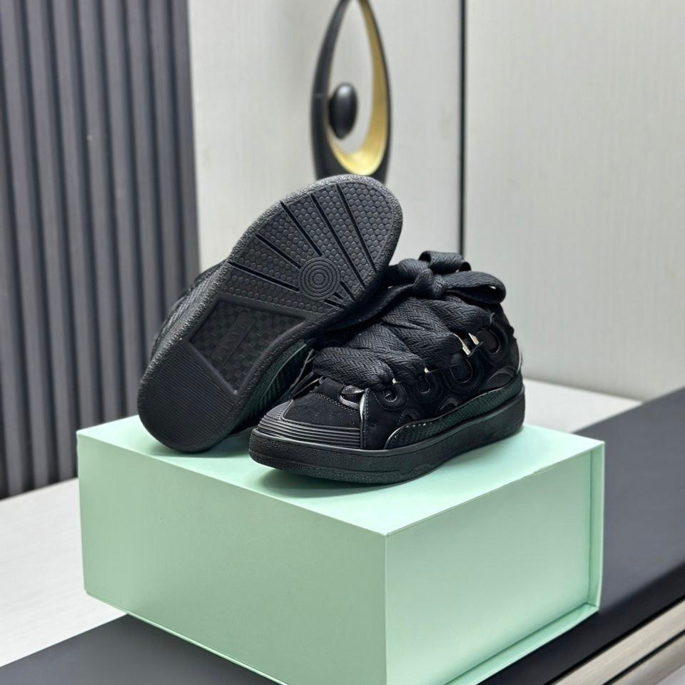 Leather Curb Triple Black