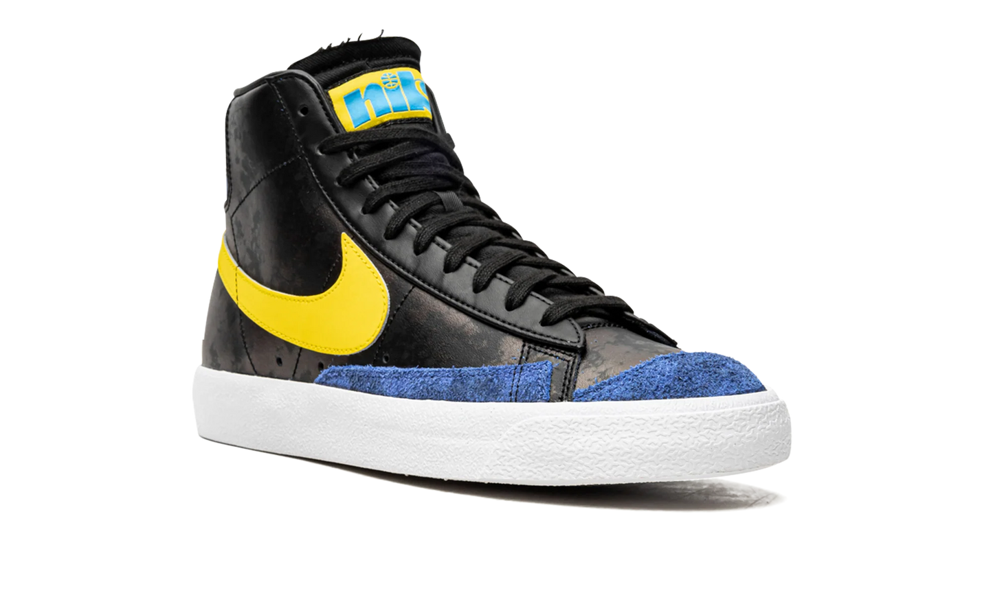 Blazer Mid '77 "Peace Love and Basketball" DC1414 001