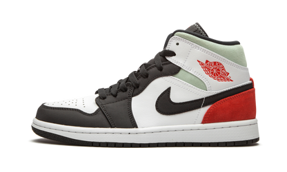 1 Mid SE "Red Black Toe" 852542 100