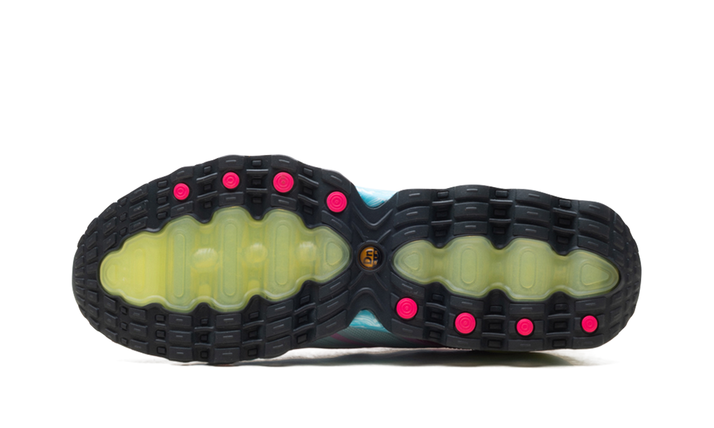 Air Max DN8 WMNS"Doernbecher" IO7689 921