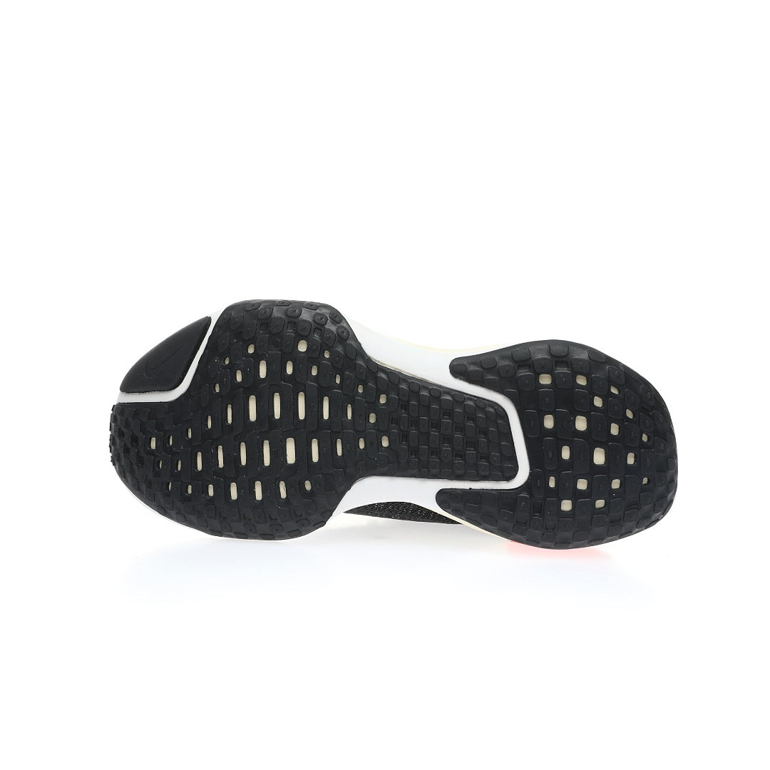ZoomX Invincible Run 3 Oreo