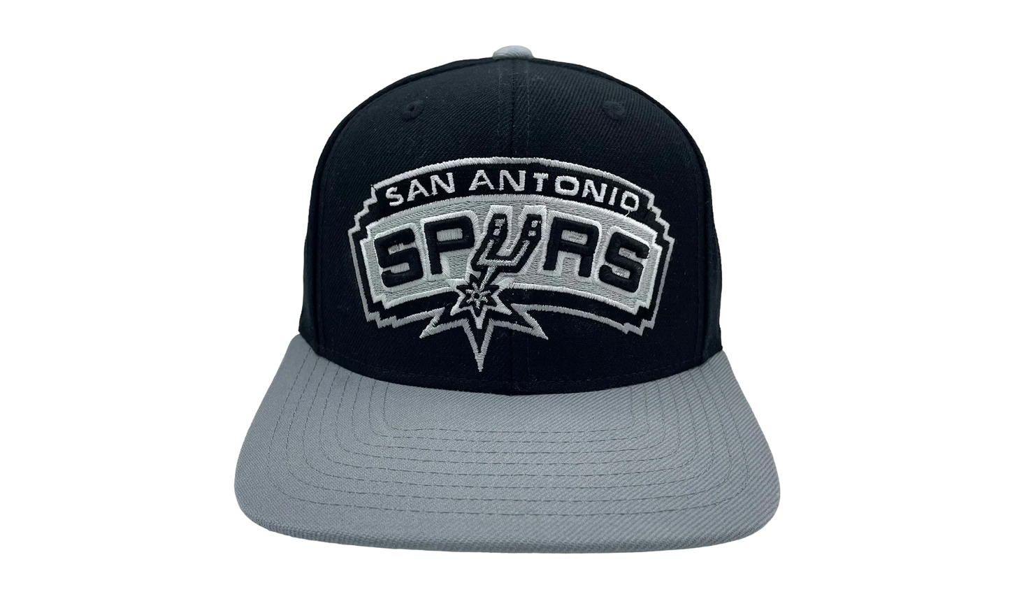 NBA XL Logo 2-Tone Snapback "San Antonio Spurs - Black" NM04ZMTC5SPURS