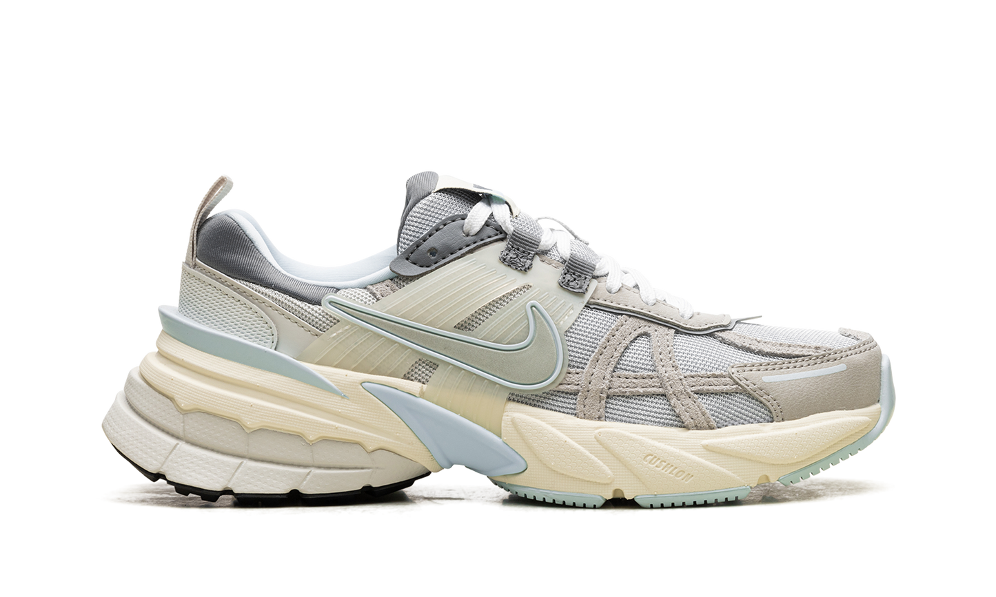 V2K Run WMNS"METALLIC PLATINUM" FZ3596 072