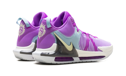 LeBron Witness 7 "Fuchsia Dream" DM1123 500