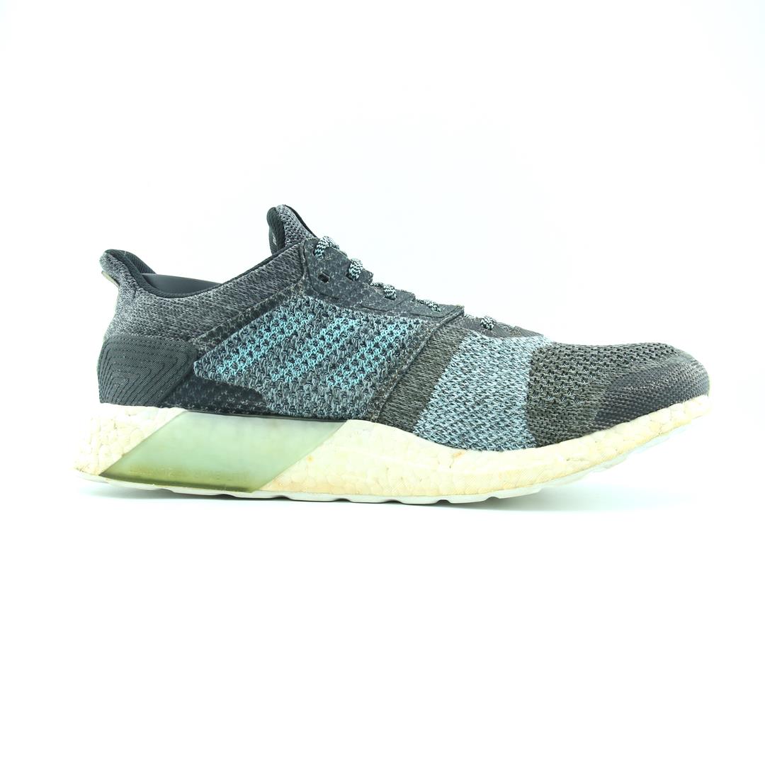 ULTRA BOOST ST