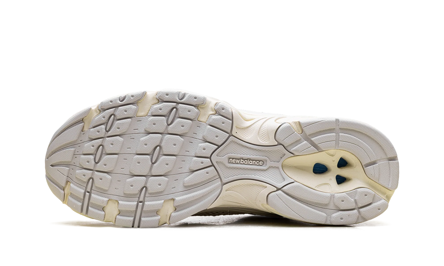 530 "Grey Beige" Mr530fta