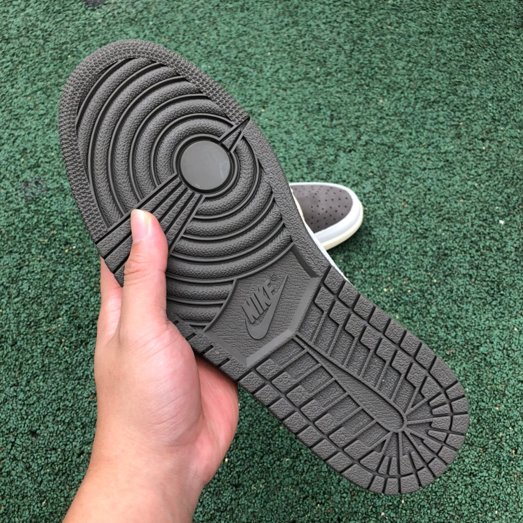 1 Travis Scott Reverse Mocha