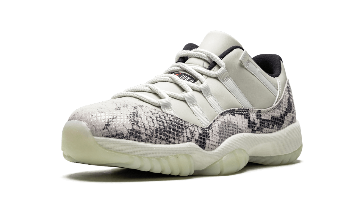 11 Retro Low "Snakeskin Light Bone" CD6846 002