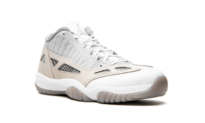 11 Retro Low IE "'Light Orewood Brown'" 919712 102