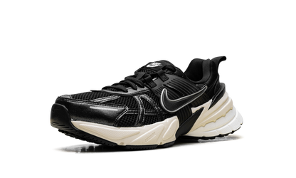V2K Run WMNS"Black Muslin" FD0736 012