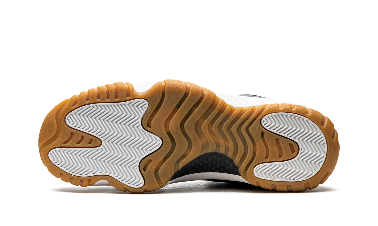 11 Retro Low "Navy/Gum" 528895 405