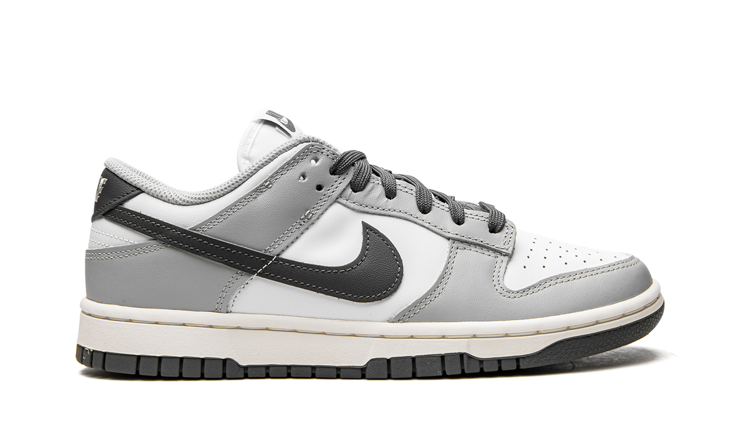 DUNK LO MNS WMNS"Light Smoke Grey" DD1503 117