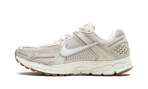 ZOOM VOMERO 5 WMNS"Light Orewood Brown" FZ3780 101