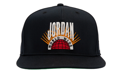 Jordan Essentials Pro Structured Flat Bill Hat "Black / Kelly Green / Sail" IF3508 010