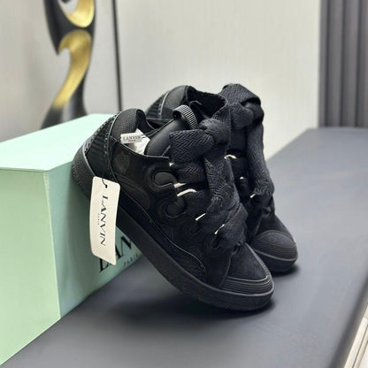 Leather Curb Triple Black