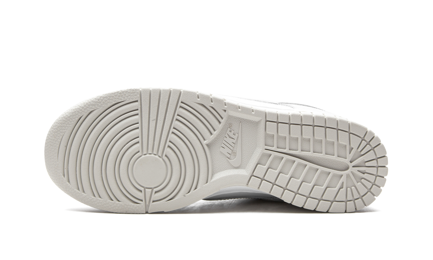 DUNK LOW WMNS"Photon Dust" DD1503 103