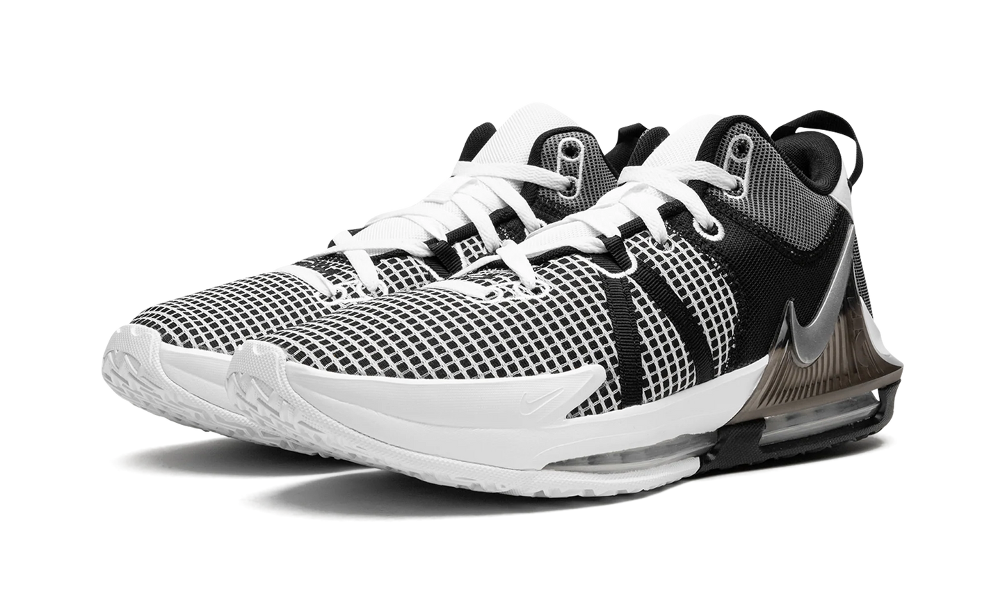 LeBron Witness VII "Metallic Silver" DM1123 100