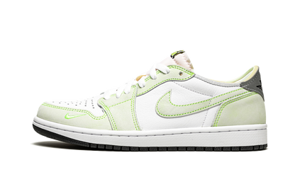 1 Low OG "Ghost Green" DM7837 103