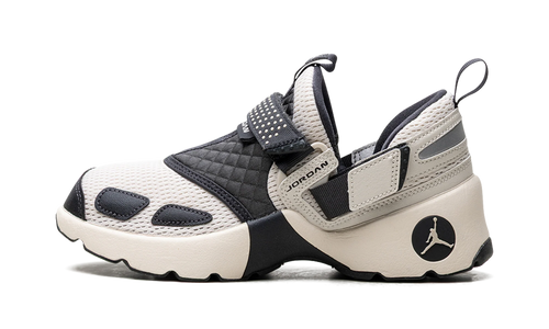 Jordan Trunner LX WMNS "Light Orewood Brown" HQ2164 102