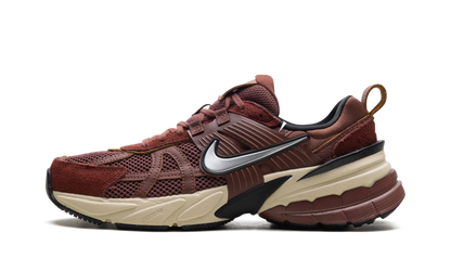 V2K Run WMNS"Red Sepia Dark Pony" FN6703 201